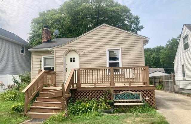 23059 DAVEY Avenue photos photos