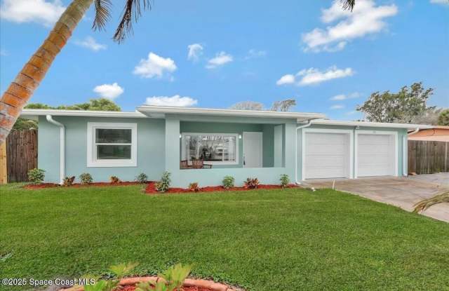 139 W Gadsden Lane - 139 West Gadsden Lane, Cocoa Beach, FL 32931