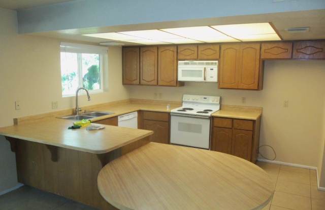 2528 E MALIBU Drive Gallery 2