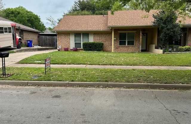 307 Stony Creek Drive - 307 Stony Creek Drive, Euless, TX 76039