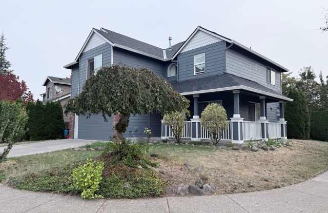Charming 3-Bedroom Home in Troutdale with Large Porch & Fenced Backyard Gallery 1