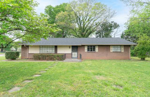 West Knoxville 37919 - 3 bedroom, 2 bath home - Contact Sharon Arnwine (865) 313-7215 photos photos
