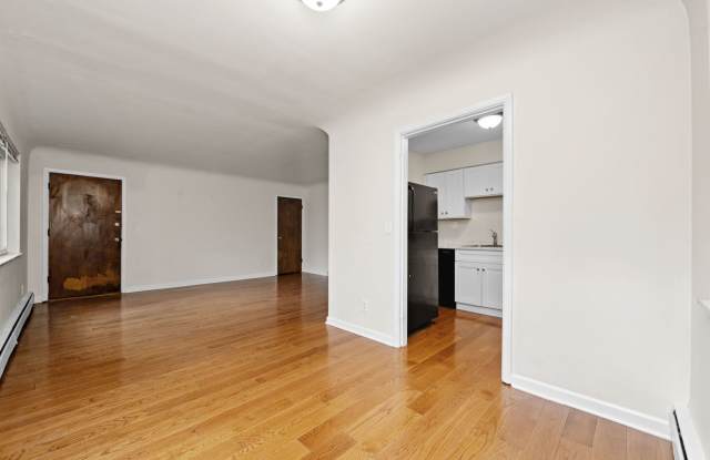 3519 Linwood Ave photos photos