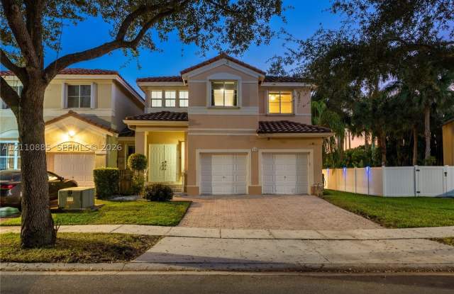 17130 SW 36th Ct Gallery 1