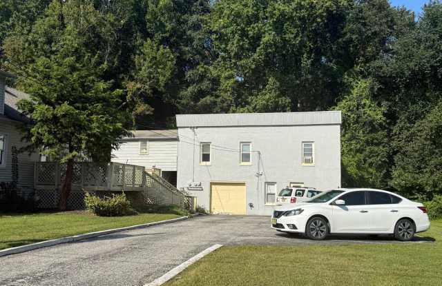 44 1/2 FAIRVIEW Avenue Gallery 1