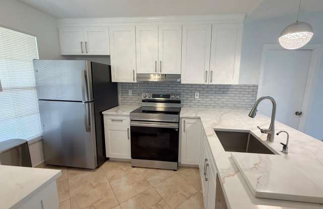 15860 Laurel Oak Circle Gallery 1