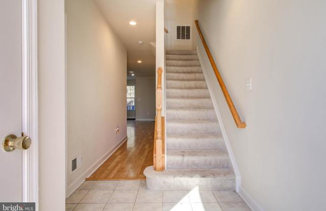 42613 MAGELLAN SQUARE Gallery 3