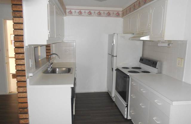 11750 15 mile rd Gallery 2