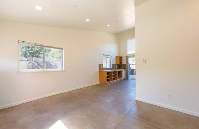 12060 Mead Road Gallery 3