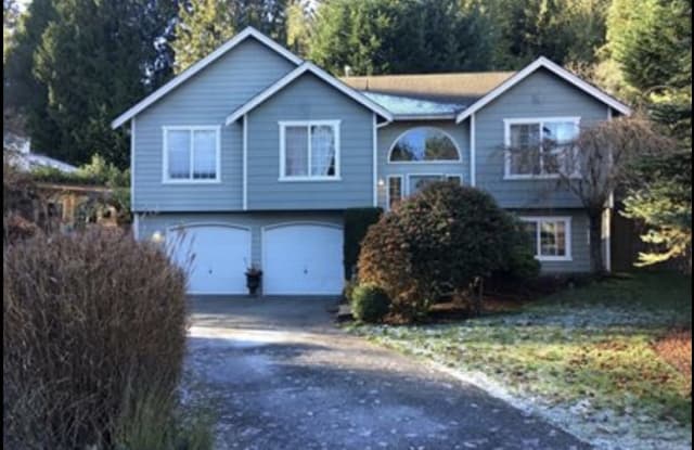 2465 Ne 182nd Ct - 2465 Northeast 182nd Court, Shoreline, WA 98155