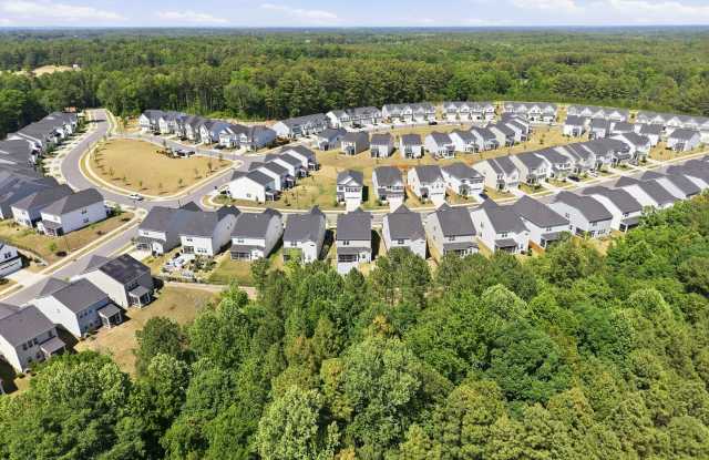 Modern 4-Bedroom Home in the Sought-After Ellis Crossing Community! Gallery 4