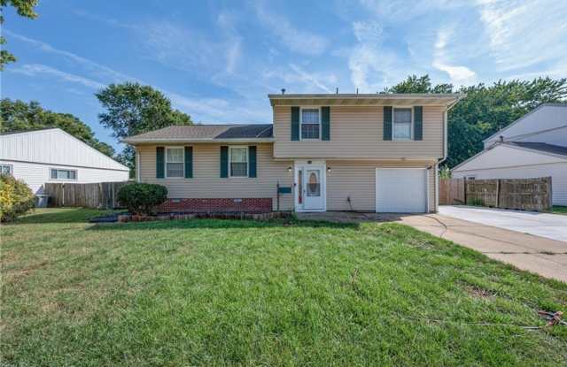 Welcome to 24 Diggs Drive! This inviting 3-bedroom, 2.5-bath home in the Tidemill Farms neighborhood Gallery 1