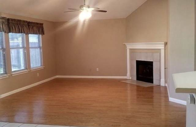 900 Sunflower Drive Gallery 3