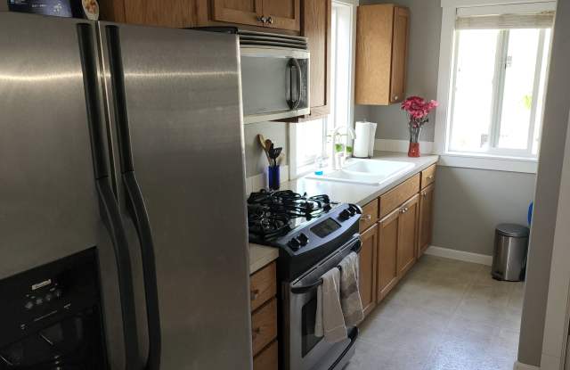 1366 Jacobsen Blvd - 1366 Jacobsen Boulevard, Bremerton, WA 98310