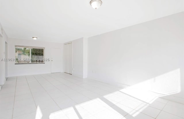 10001 W Bay Harbor Dr Gallery 4