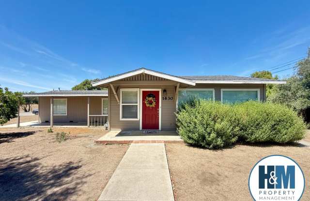 Coming soon - 3 bedroom + 1 acre + shop photos photos
