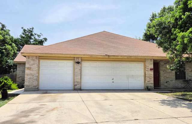 New Braunfels 2 Bedroom 2 Bath less than 1 mile from Landa Park! photos photos