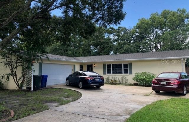 2120 SARAZEN DRIVE - 2120 Sarazen Drive, Dunedin, FL 34698