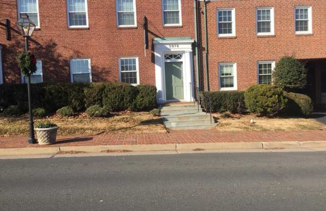 3976 CHAIN BRIDGE RD Gallery 2