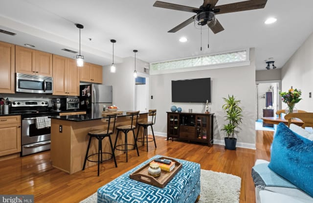 6 S STRAWBERRY STREET - 6 S Strawberry St, Philadelphia, PA 19106