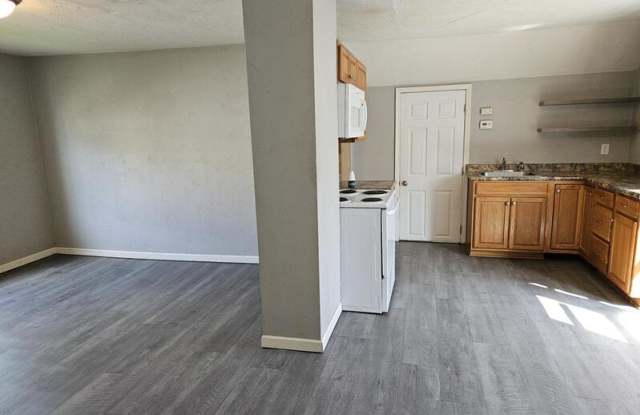 118 West 12th Avenue - Upper Gallery 4