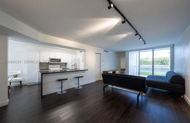 9787 NW 49th Ter Gallery 1