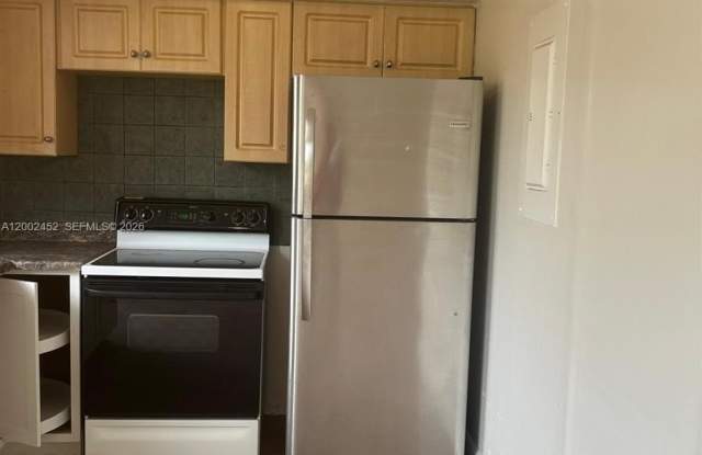 6100 SW 68th St photos photos