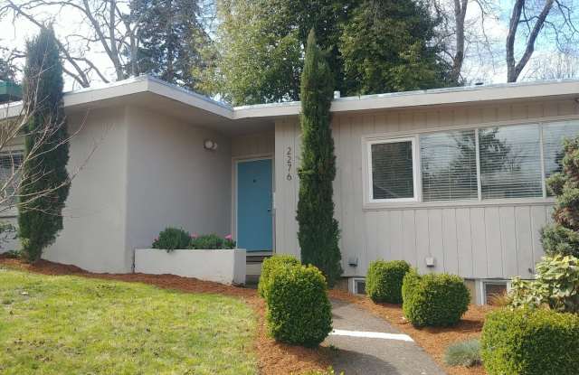 Beautiful mid-century modern home - 2276 Arthur Street, Eugene, OR 97405