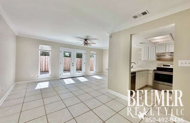 Charming 2 bedroom, 2.5 bath townhome for rent in SW Pensacola! photos photos