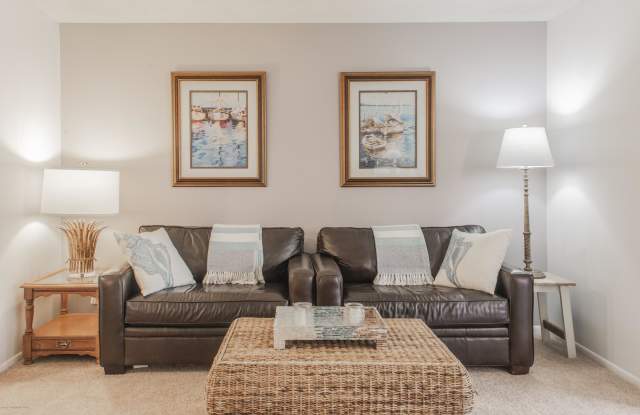 1057 Small Court Gallery 4