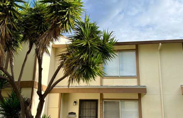 $2,890 / 2 BR - FULLY REMODELED TOWNHOME IN HAYWARD photos photos