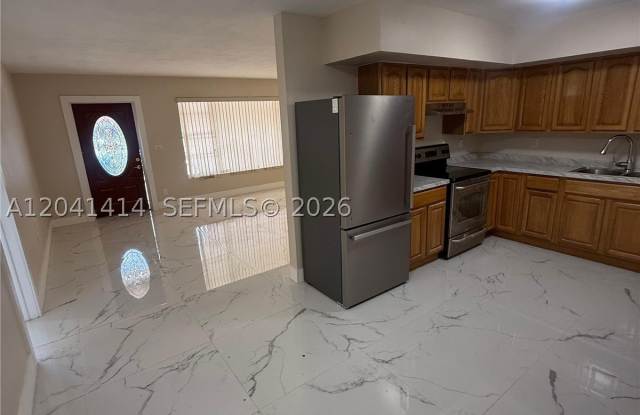 2600 NW 112th St photos photos