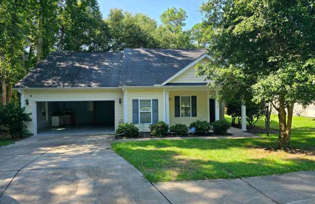 Spacious home located in quiet Cul De Sac photos photos