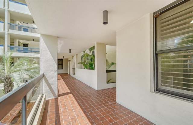 1930 HARBOURSIDE DRIVE Gallery 4