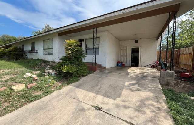 101 Poco Vista Dr S - 101 Poco Vista Drive South, Kerr County, TX 78028