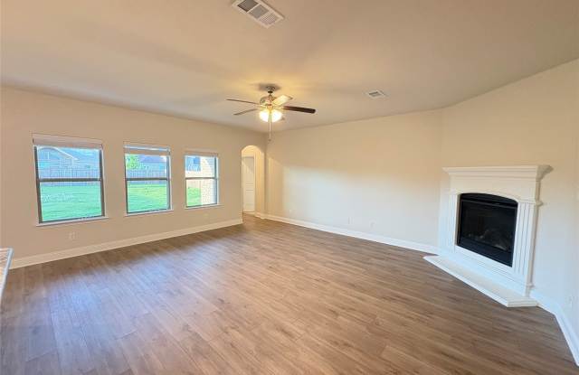 2903 Diamondback Drive Gallery 2