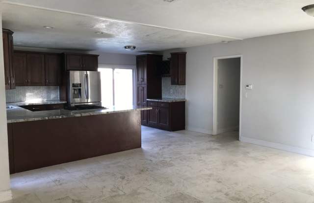 6511 Halifax Dr Gallery 3