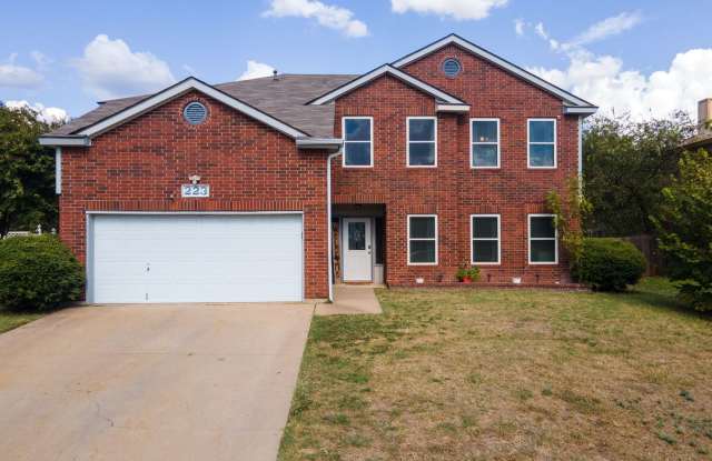 Texas sized home near the golf course - 223 January Street, Copperas Cove, TX 76522