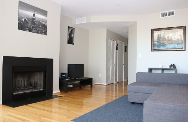 600 HARBOR BLVD - 600 Harbor Blvd, Hudson County, NJ 07086