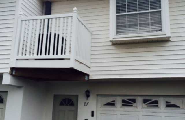 19201 Vista Ln Unit C7 Gallery 2