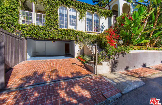 2806 NICHOLS CANYON Road Gallery 3