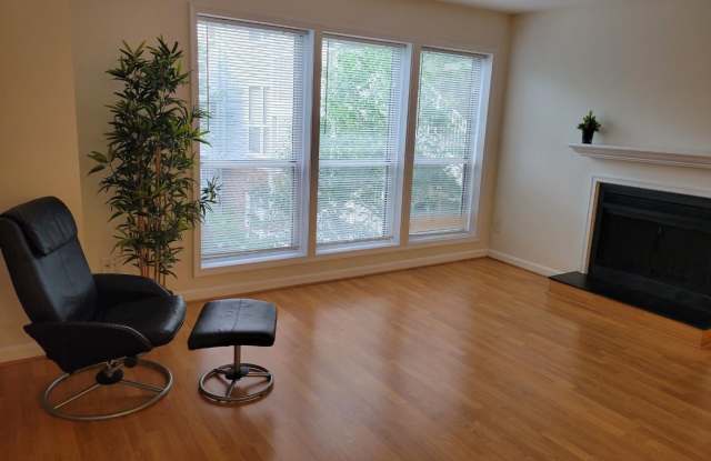 3178 SUMMIT SQUARE Drive Gallery 4