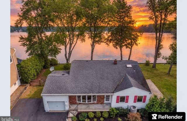 191 LAKESHORE Drive Gallery 1