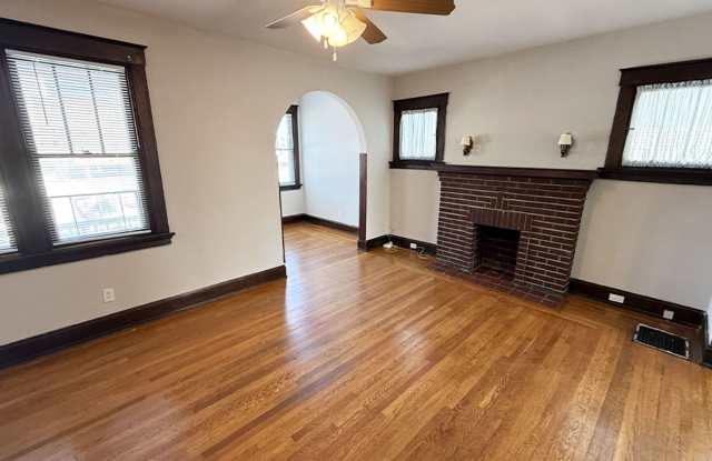 2904 Jefferson Avenue photos photos