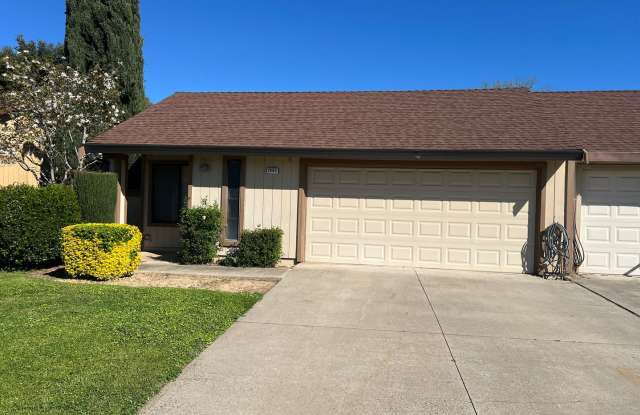 Lovely Duplex Next To Dining, Shopping, and More. photos photos