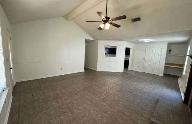 3BR/2BA Home Gallery 4