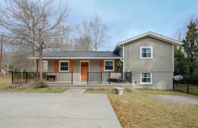 54 WHITEHEAD DRIVE | 3 BED 2 BATH HOME NEAR DOWNTOWN WATKINSVILLE photos photos