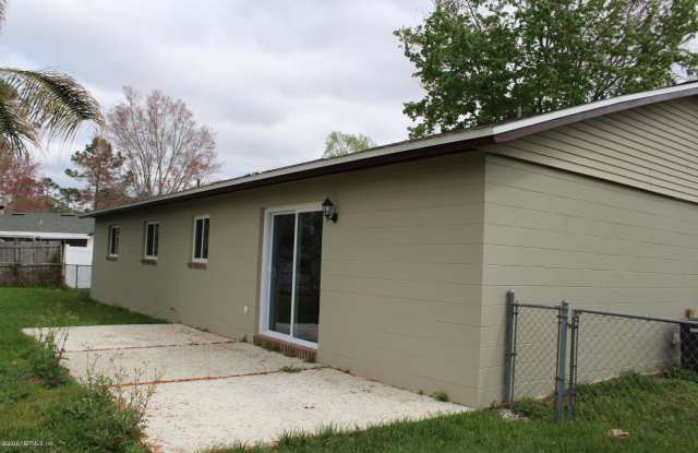 226 DEERWOOD CIR W Gallery 3