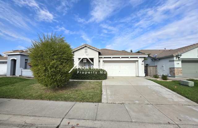 Spacious Natomas 3bd/2ba Home with 2 Car Garage photos photos