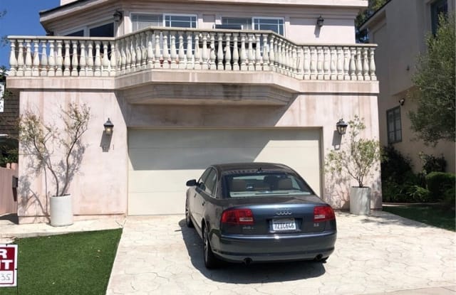 641 17th Street - 641 17th Street, Manhattan Beach, CA 90266